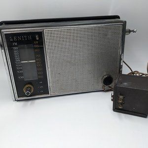 Zenith AM/FM Portable Radio Model The Symphony Royal 76